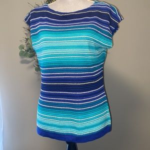 Chaps Sleeveless round neck form flattering box top Blue aqua size medium EUC